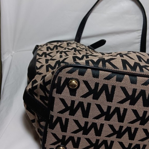 MICHAEL KORS Jet Set Signature Grab Bag Tote Tan/Black Jacquard and Leather - Picture 9 of 12